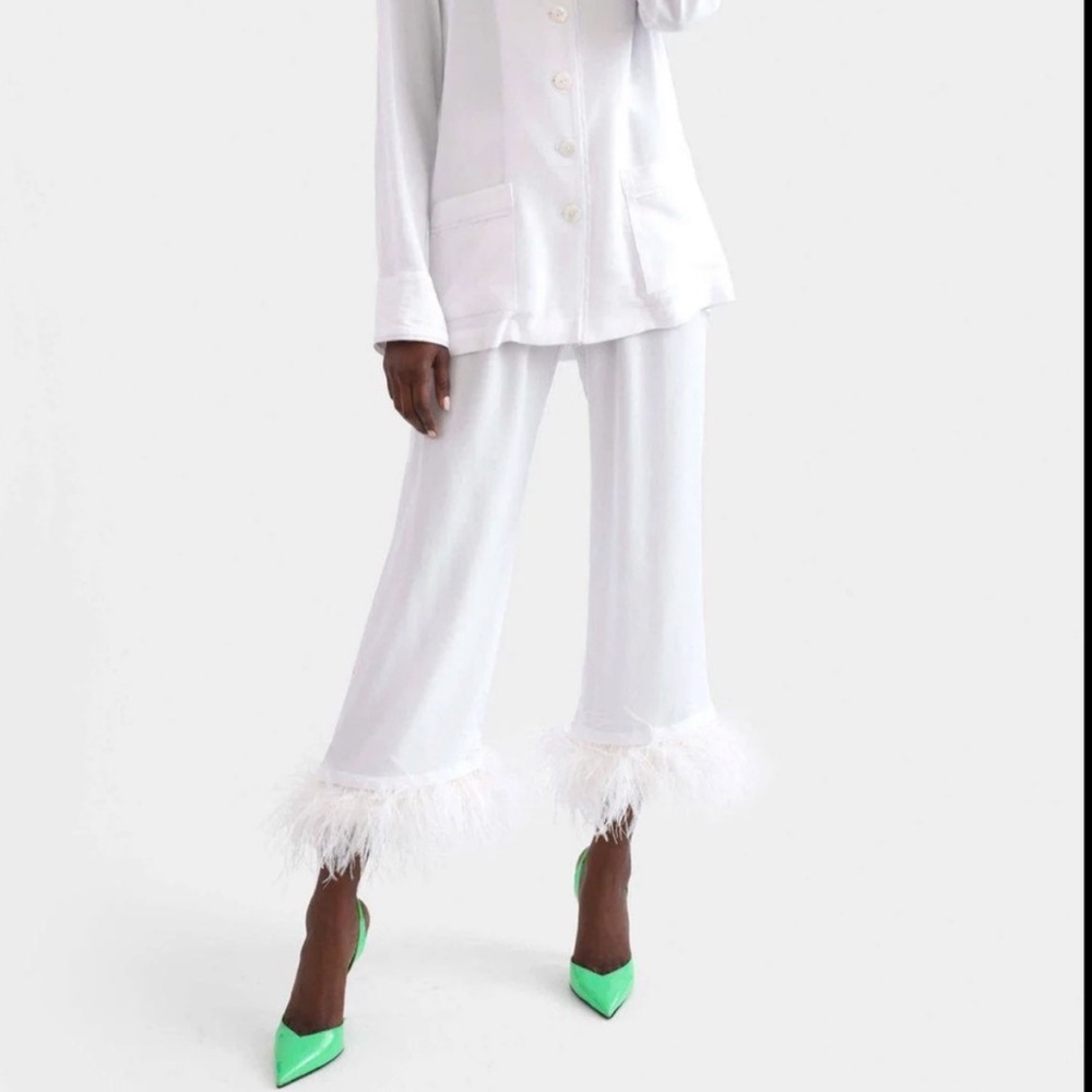 Sleeper Intimates White Feather Lounge Set